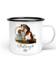 Emaille-Tasse "It Must(ang) be love"