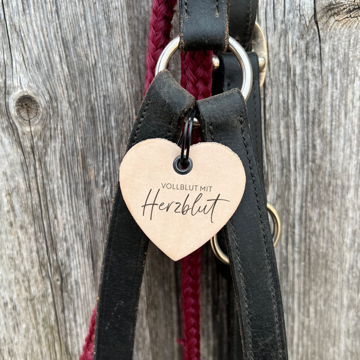 Lederanhänger "Vollblut mit Herzblut"