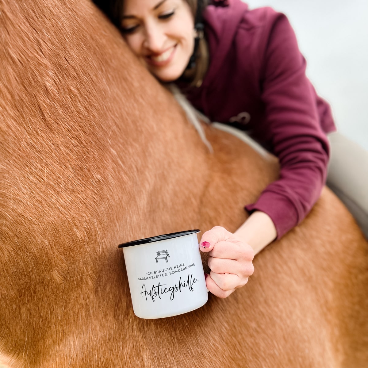 Emaille-Tasse "Aufstiegshilfe"